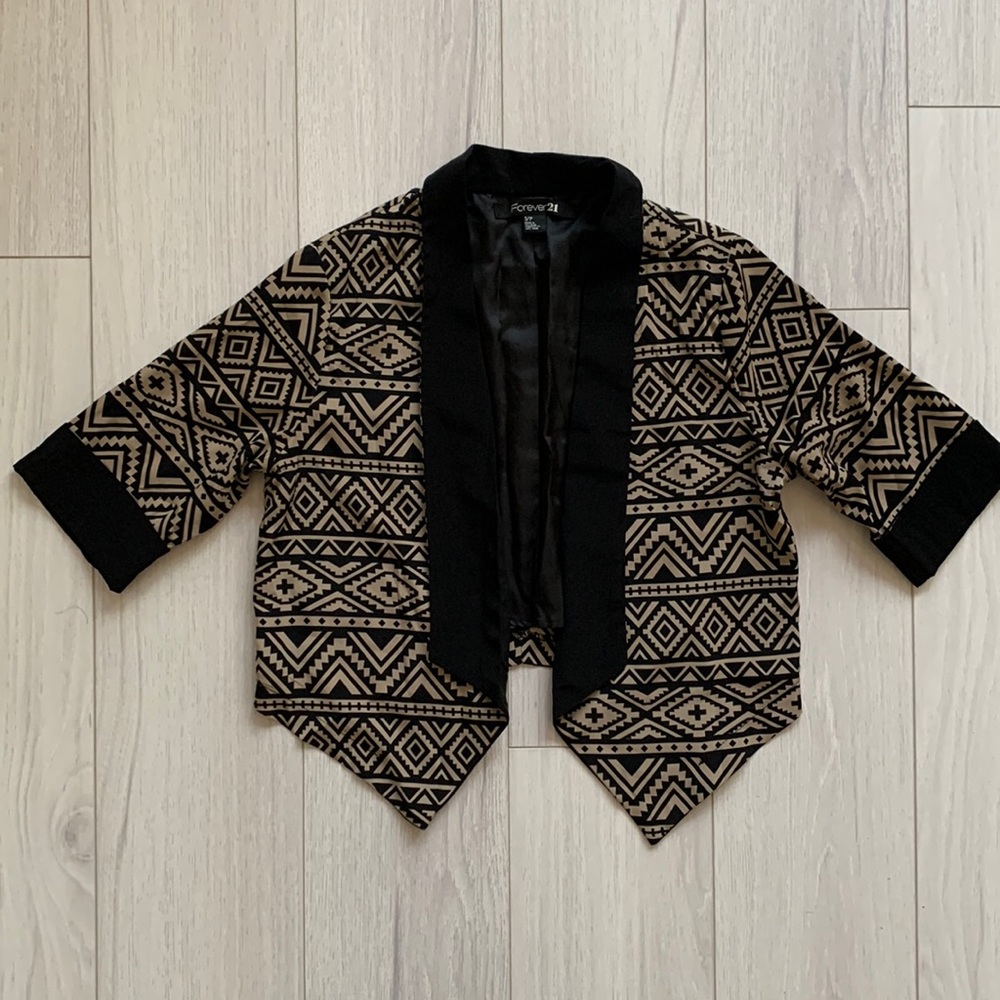 Forever 21 tribal geometric print cropped blazer jacket
